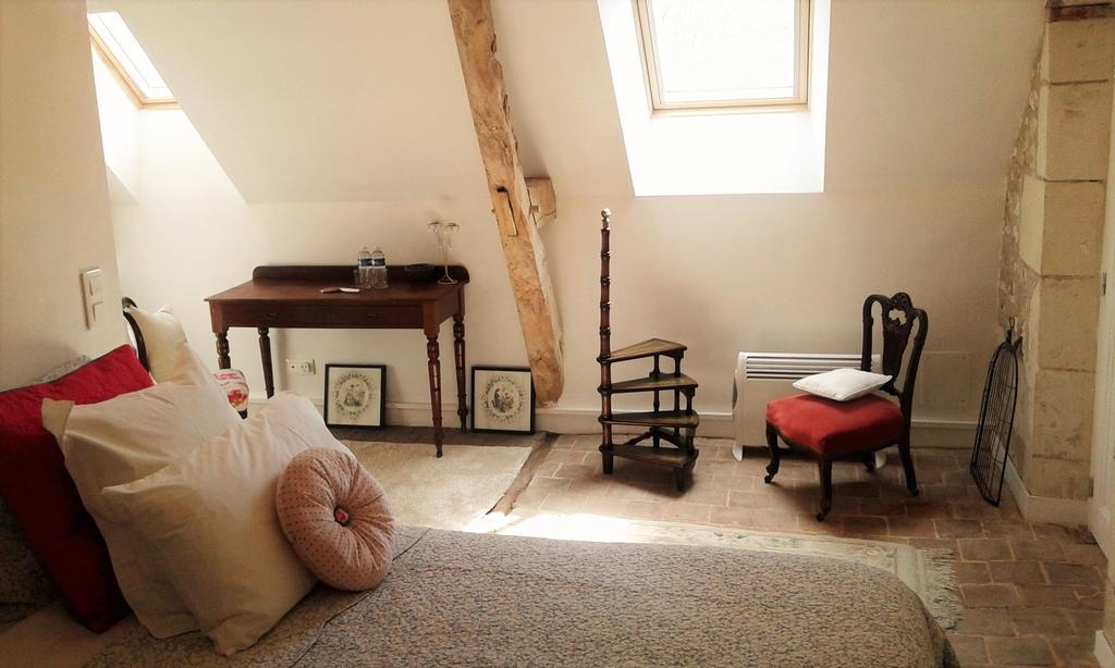 Bed and Breakfast La Cle Des Jardins Nouatre Экстерьер фото